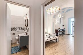 The Quarters Naples Apartment