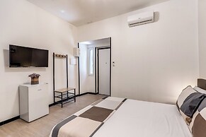 The Quarters Naples Apartment