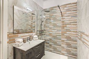 The Quarters Naples Apartment