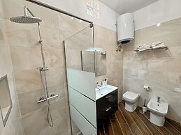 The Quarters Naples Apartment