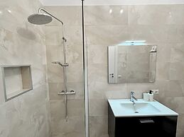 The Quarters Naples Apartment