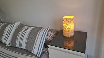 1 Bed Flat - Sleeps 2 - Pets - Parking - Wifi