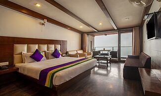 Treebo Premium Queen Of Hills Near Mall Road