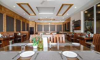 Treebo Premium Queen Of Hills Near Mall Road