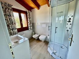 Villa Fiori con Piscina by Wonderful Italy