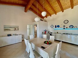 Villa Fiori con Piscina by Wonderful Italy