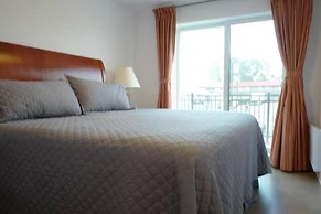 2001 Av. Beaconsfield