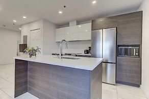 2001 Av. Beaconsfield