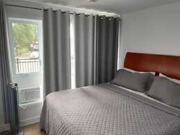 2001 Av. Beaconsfield