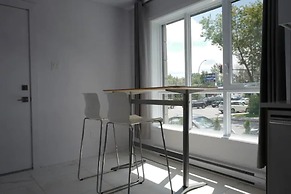 2001 Av. Beaconsfield