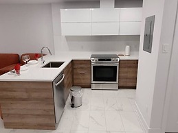 2001 Av. Beaconsfield