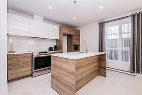 2001 Av. Beaconsfield