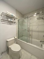 2001 Av. Beaconsfield