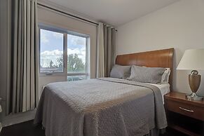 2001 Av. Beaconsfield