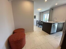 2001 Av. Beaconsfield