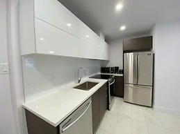 2001 Av. Beaconsfield