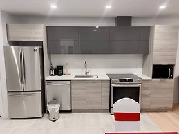 2001 Av. Beaconsfield