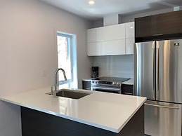 2001 Av. Beaconsfield