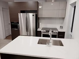 2001 Av. Beaconsfield