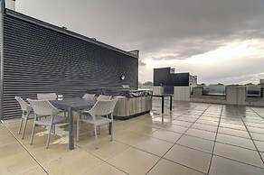 2001 Av. Beaconsfield