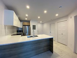 2001 Av. Beaconsfield