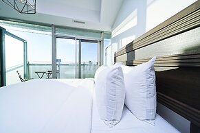 RivetStays - The York