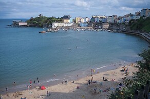 No. 4 Croft House - Luxury 2 Bed Apartment - Tenby