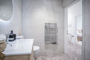 No. 4 Croft House - Luxury 2 Bed Apartment - Tenby