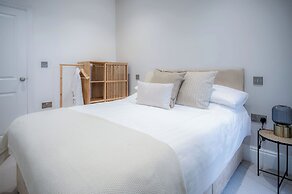 No. 4 Croft House - Luxury 2 Bed Apartment - Tenby