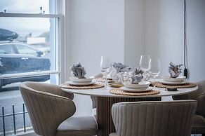No. 4 Croft House - Luxury 2 Bed Apartment - Tenby