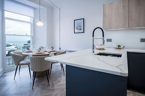 No. 4 Croft House - Luxury 2 Bed Apartment - Tenby