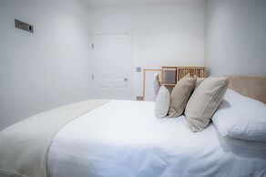 No. 4 Croft House - Luxury 2 Bed Apartment - Tenby