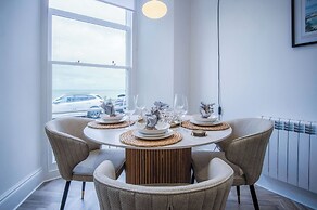 No. 4 Croft House - Luxury 2 Bed Apartment - Tenby