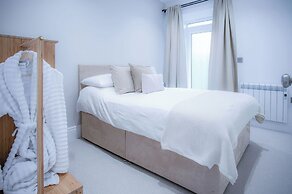 No. 4 Croft House - Luxury 2 Bed Apartment - Tenby