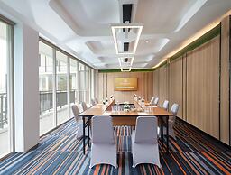 Golden Hill by Golden Tulip