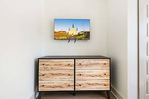 Chic 4Bed Oasis Steps from French Quarter Magic!