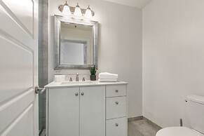 Spacious 4BR Condo in New Orleans