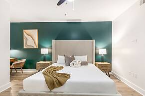 Spacious 4BR Condo in New Orleans