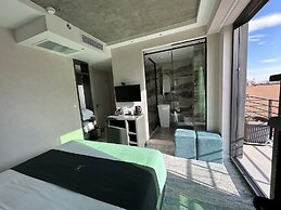 MIT HOTEL