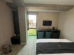 MIT HOTEL