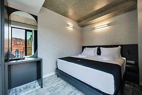 MIT HOTEL