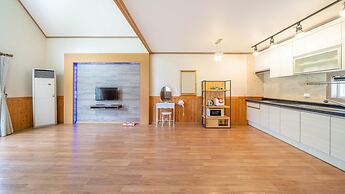 Chuncheon Namiseom pet Friendly Pension