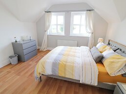 12 Hillview