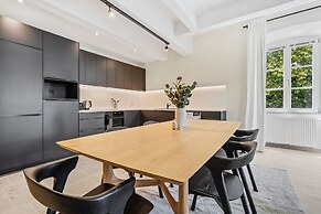Clausen Hideaway Modern Apartment ID211