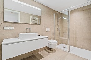 Clausen Hideaway Modern Apartment ID211