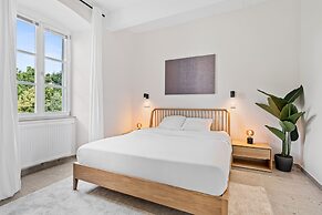 Clausen Hideaway Modern Apartment ID211