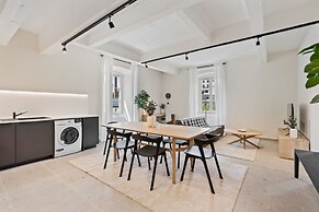 Clausen Hideaway Modern Apartment ID211