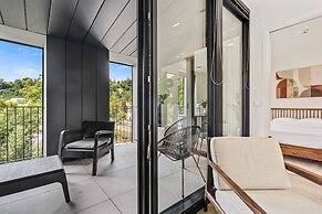 Charming Clausen Getaway Serene ID209