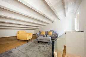 Magione Apartment With Terrace by Wonderful Italy