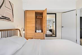 Clausen Charm Contemporary Retreat ID210